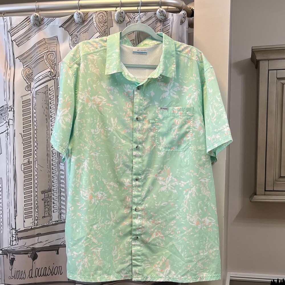 Columbia Mint Green Floral Button Down Shirt